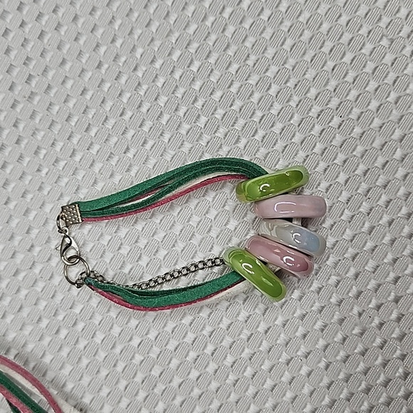 CHUNKY NECKLACE & BRACLET SET IN PINK. GREEN AND WHITE Ceramic - Picture 4 of 8